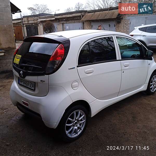 Хетчбек Peugeot iOn 2012 в Запоріжжі