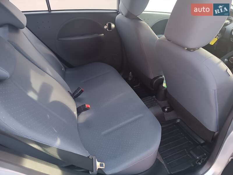 Хэтчбек Peugeot iOn 2012 в Хмельнике