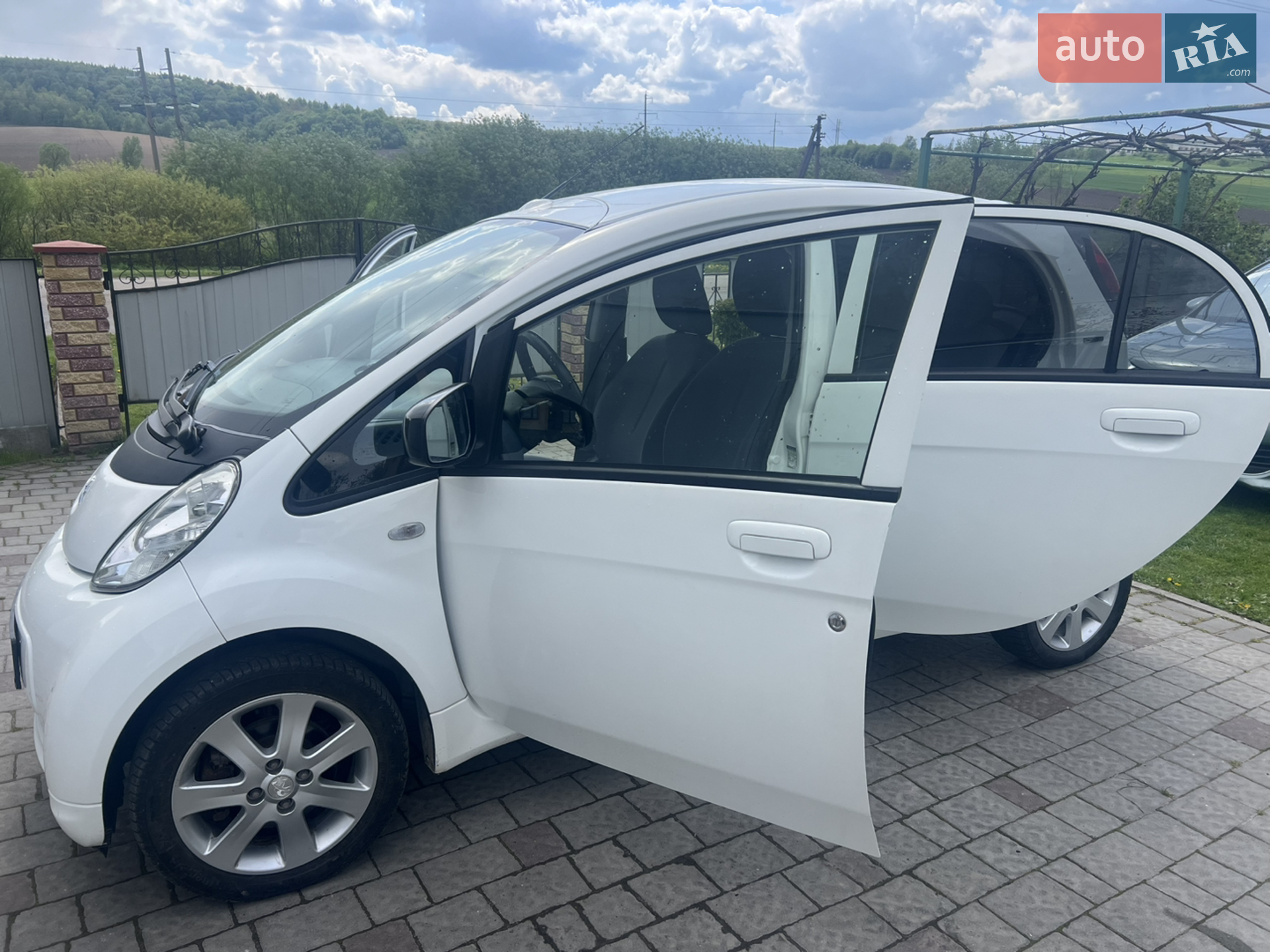 2011 Peugeot iOn - мініатюра 3