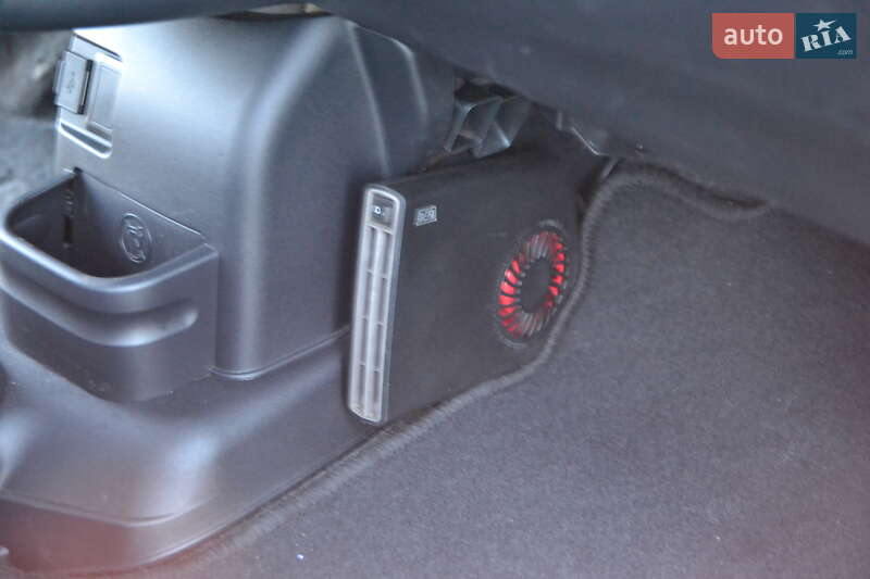 Хетчбек Peugeot iOn 2012 в Луцьку
