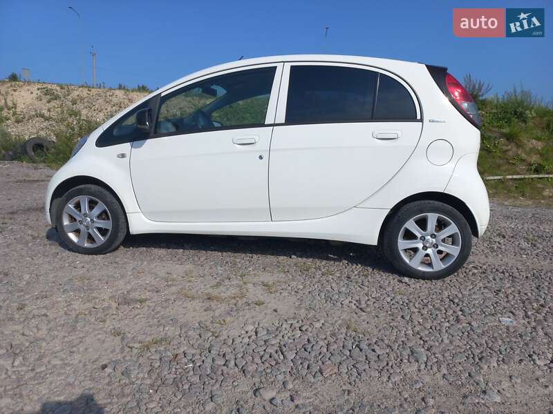 Хэтчбек Peugeot iOn 2011 в Львове