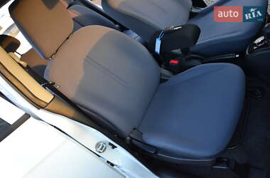 Хэтчбек Peugeot iOn 2013 в 