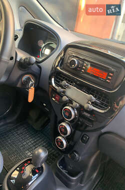Хетчбек Peugeot iOn 2012 в 