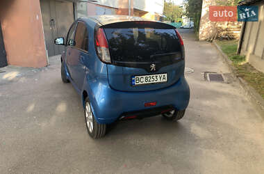 Хетчбек Peugeot iOn 2012 в 