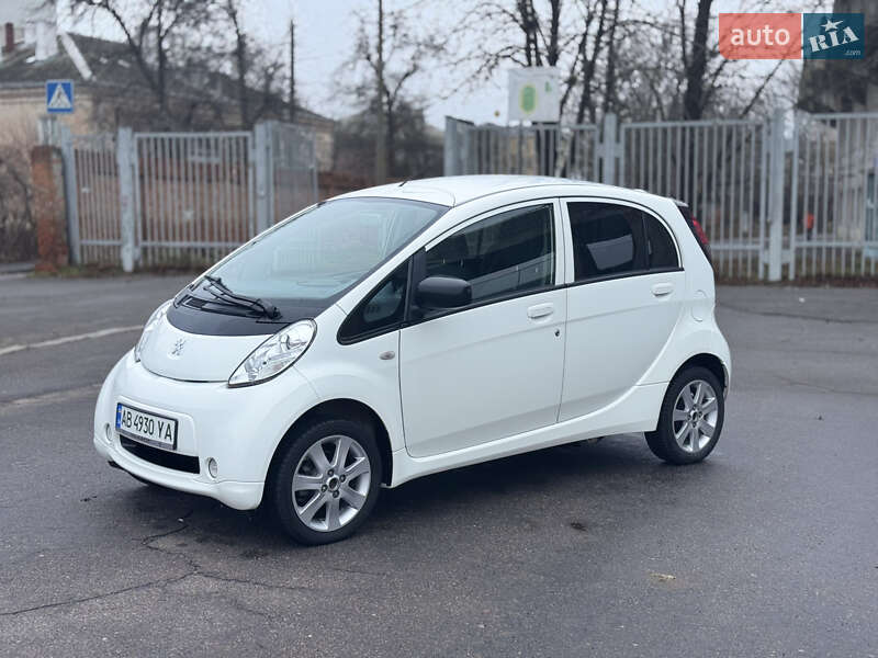 Peugeot iOn 2011