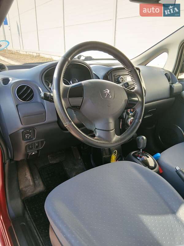 Хетчбек Peugeot iOn 2014 в Львові