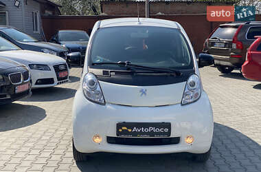 Хетчбек Peugeot iOn 2011 в 