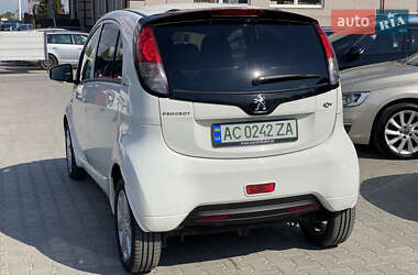 Хетчбек Peugeot iOn 2011 в 