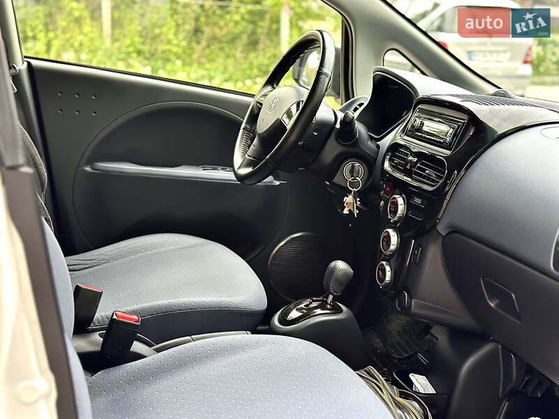 Хетчбек Peugeot iOn 2018 в Тернополі