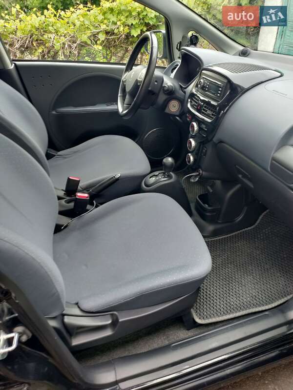 Хэтчбек Peugeot iOn 2011 в Ровно