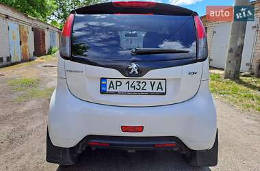 Хетчбек Peugeot iOn 2014 в 