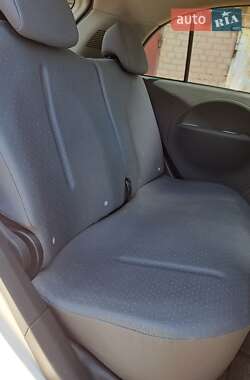 Хетчбек Peugeot iOn 2014 в 