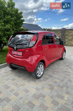 Хетчбек Peugeot iOn 2013 в 