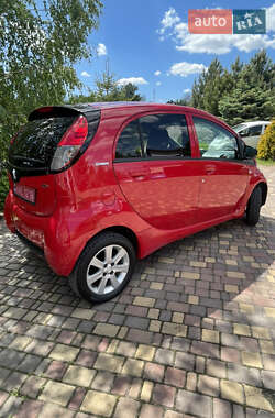 Хетчбек Peugeot iOn 2011 в 