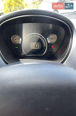 Хетчбек Peugeot iOn 2011 в 