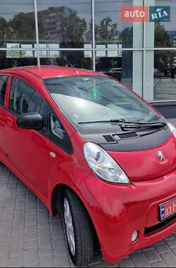 Хэтчбек Peugeot iOn 2012 в Днепре