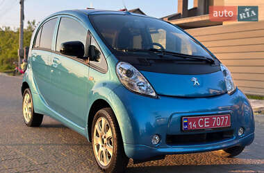 Хэтчбек Peugeot iOn 2016 в 