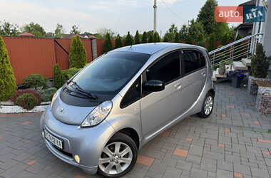 Хетчбек Peugeot iOn 2011 в 