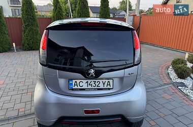 Хетчбек Peugeot iOn 2011 в 