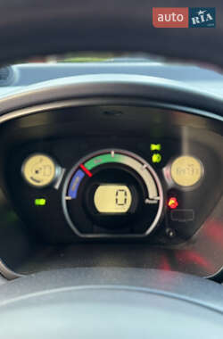 Хетчбек Peugeot iOn 2011 в 