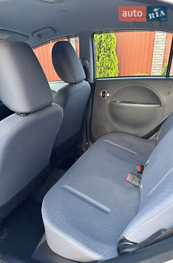 Хетчбек Peugeot iOn 2011 в 