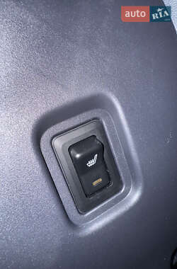 Хетчбек Peugeot iOn 2011 в 