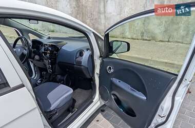 Хэтчбек Peugeot iOn 2015 в 