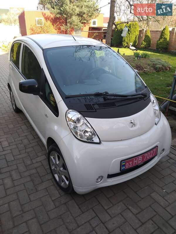 Peugeot iOn 2014