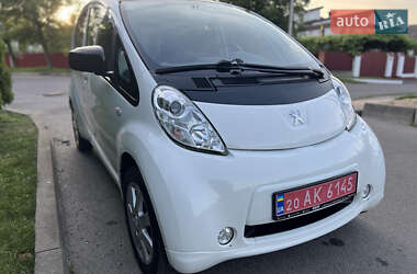 Хэтчбек Peugeot iOn 2016 в 