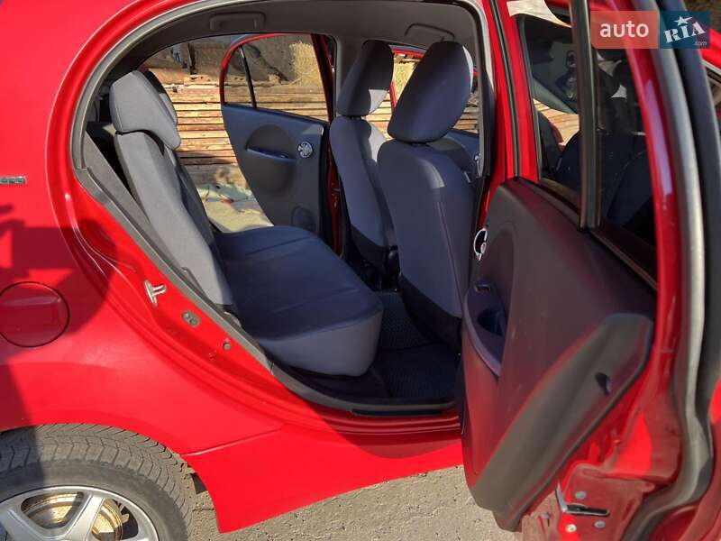 Хетчбек Peugeot iOn 2011 в Могилів-Подільському