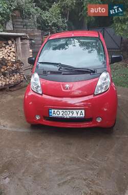 Хэтчбек Peugeot iOn 2011 в Ужгороде