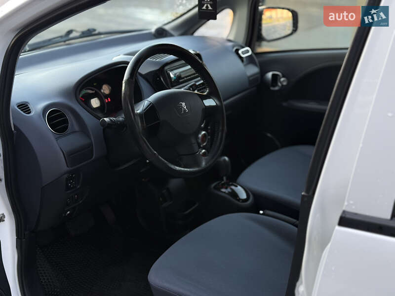 Хетчбек Peugeot iOn 2017 в Луцьку