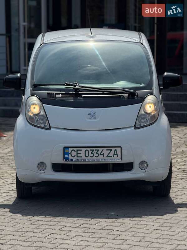 Хетчбек Peugeot iOn 2012 в Чернівцях