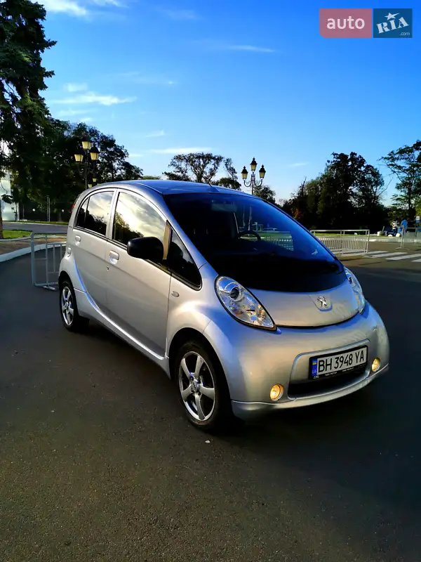 Peugeot iOn 2015