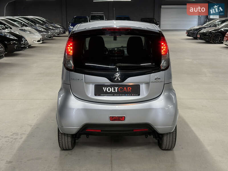 Хетчбек Peugeot iOn 2011 в Володимирі