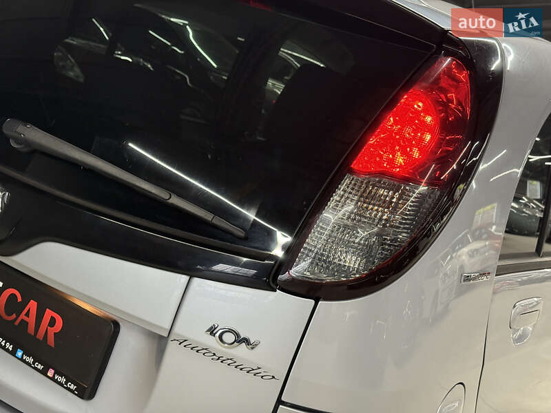 Хетчбек Peugeot iOn 2011 в Володимирі