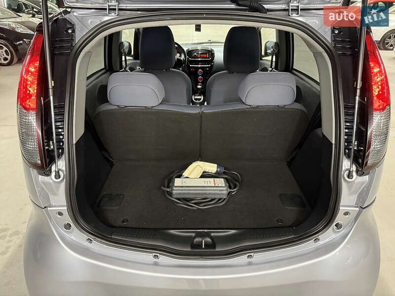 Хетчбек Peugeot iOn 2011 в Володимирі