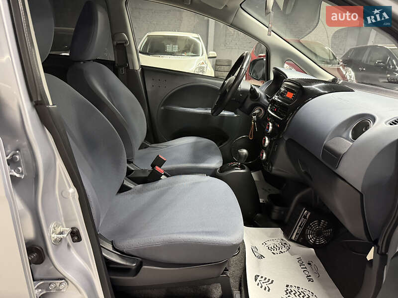 Хетчбек Peugeot iOn 2011 в Володимирі