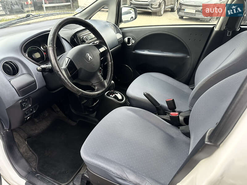 Хэтчбек Peugeot iOn 2017 в Львове