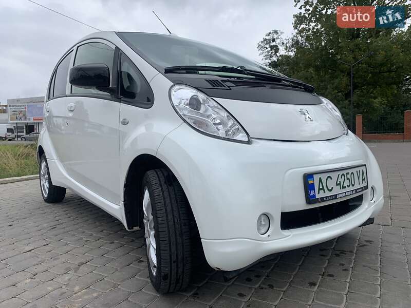 Хэтчбек Peugeot iOn 2014 в Луцке фото 2 Хэтчбек Peugeot iOn 2014 в Луцке