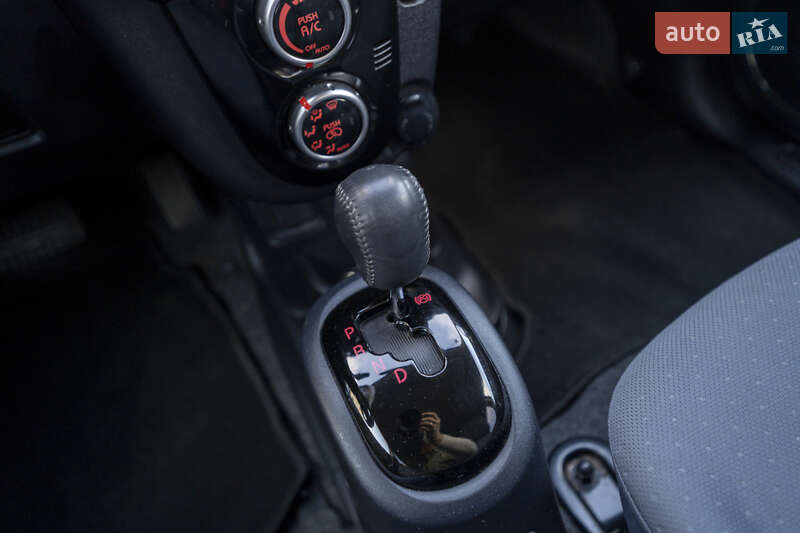 Хэтчбек Peugeot iOn 2017 в Киеве фото 20 Хэтчбек Peugeot iOn 2017 в Киеве