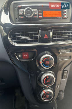 Хэтчбек Peugeot iOn 2013 в 