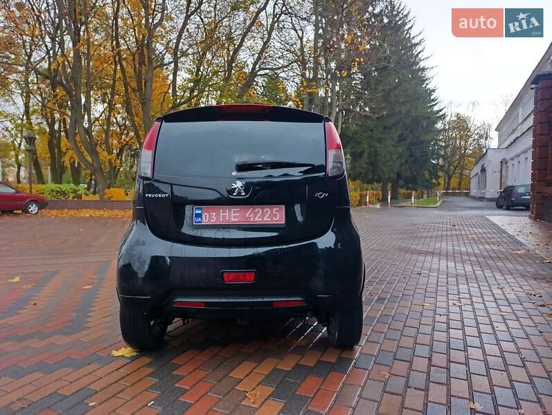 Хетчбек Peugeot iOn 2012 в Звягелі