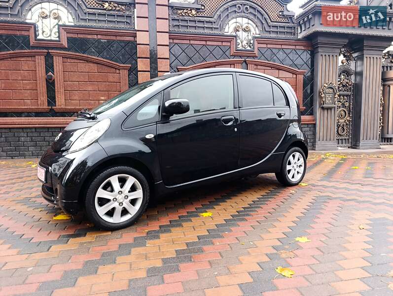 Хетчбек Peugeot iOn 2012 в Звягелі