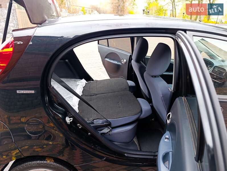 Хетчбек Peugeot iOn 2012 в Звягелі