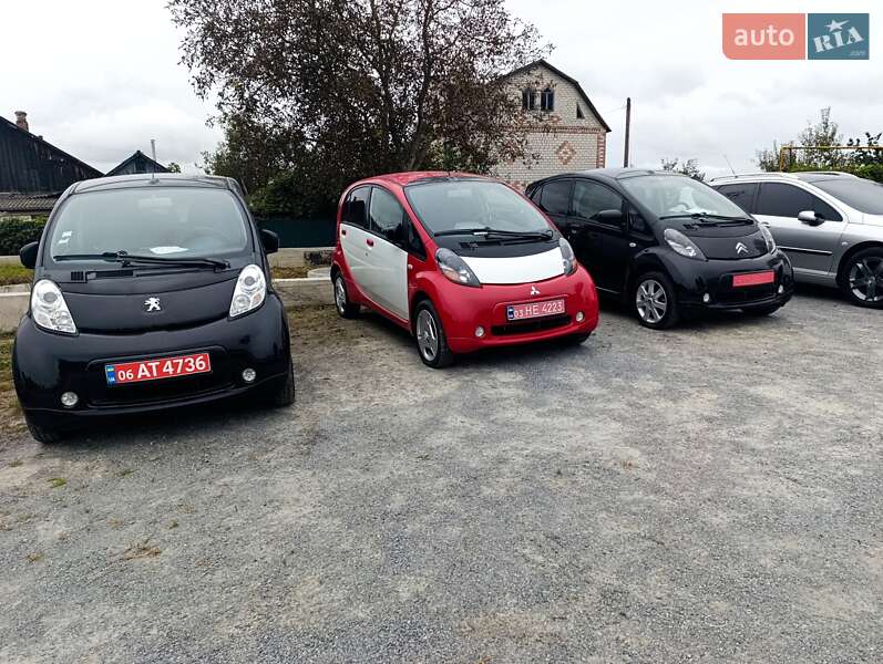 Хетчбек Peugeot iOn 2012 в Звягелі