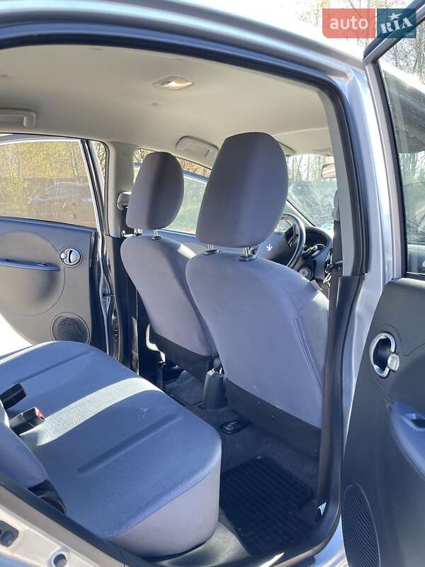 Хэтчбек Peugeot iOn 2011 в Коростышеве фото 12 Хэтчбек Peugeot iOn 2011 в Коростышеве