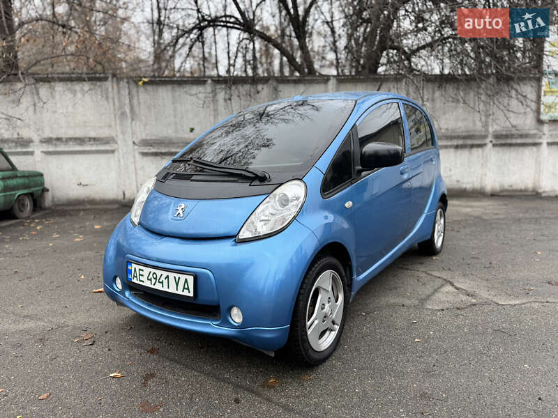 Peugeot iOn 2011
