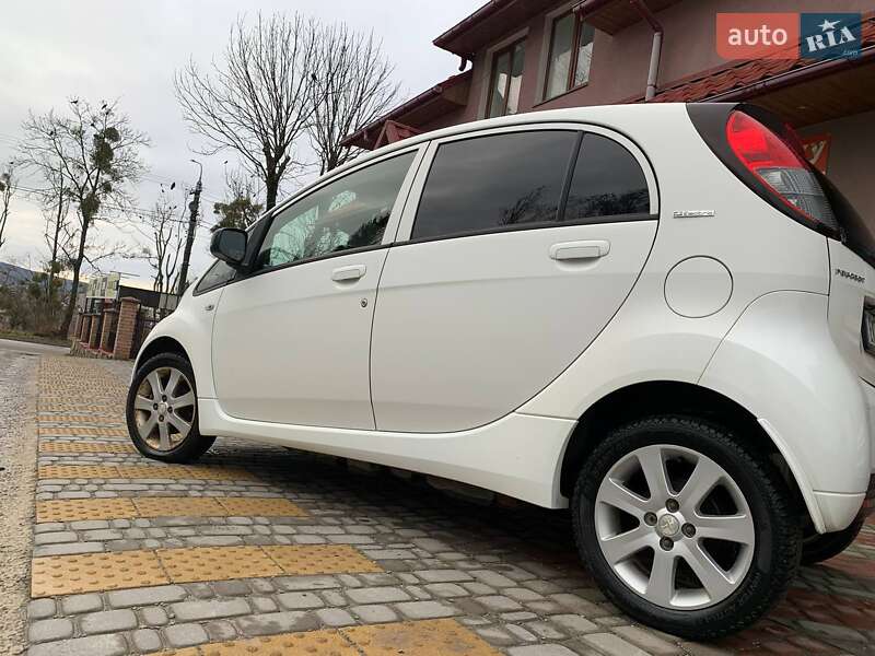 Peugeot iOn 2013 Peugeot iOn 2013