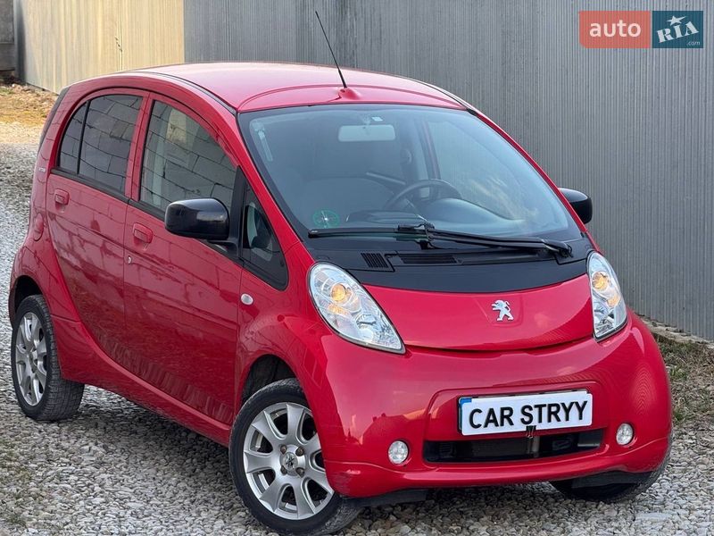 Хэтчбек Peugeot iOn 2011 в Стрые